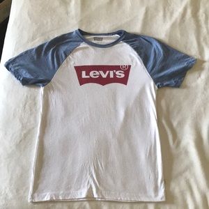 Levi’s Tee